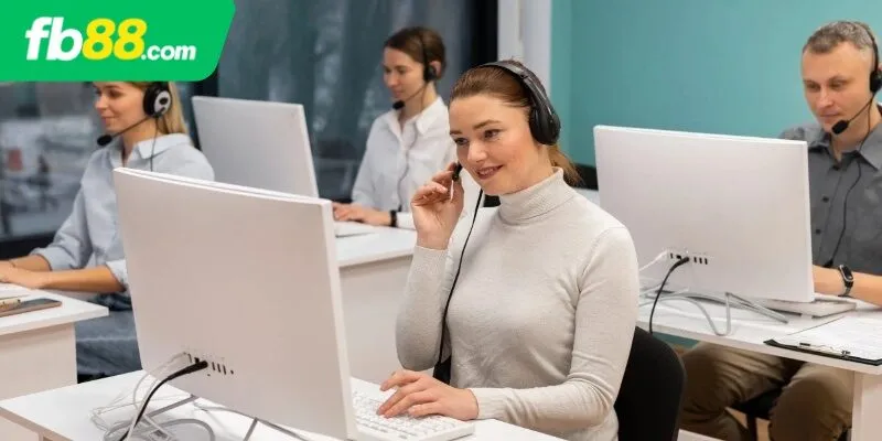 Liên hệ FB88 bằng cách gọi trực tiếp vào số hotline